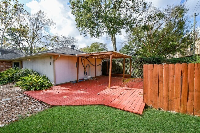 Building Photo - 10706 Inwood Dr