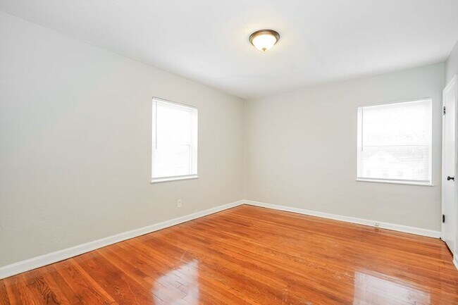 Building Photo - 1048 Berkeley Rd