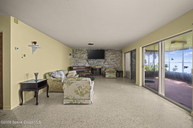 Building Photo - 6785 Riveredge Dr