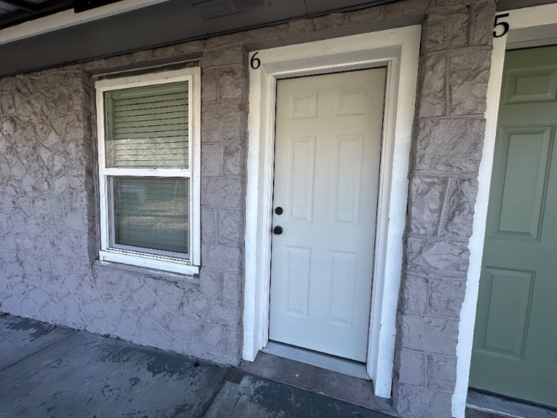 Building Photo - 2001 Biehn St