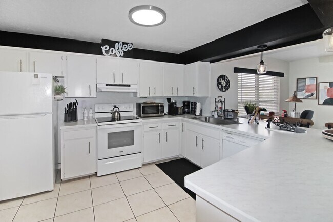 Building Photo - Venice East Annual House for Rent