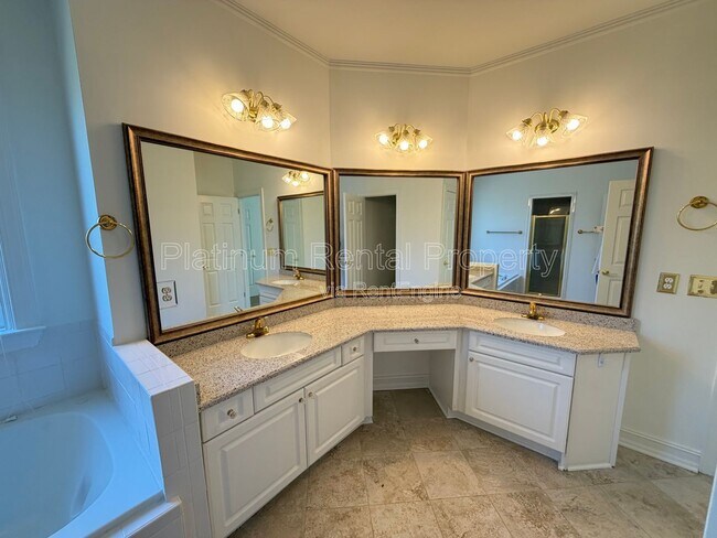 Building Photo - 7020 Grassmoor Grange Way