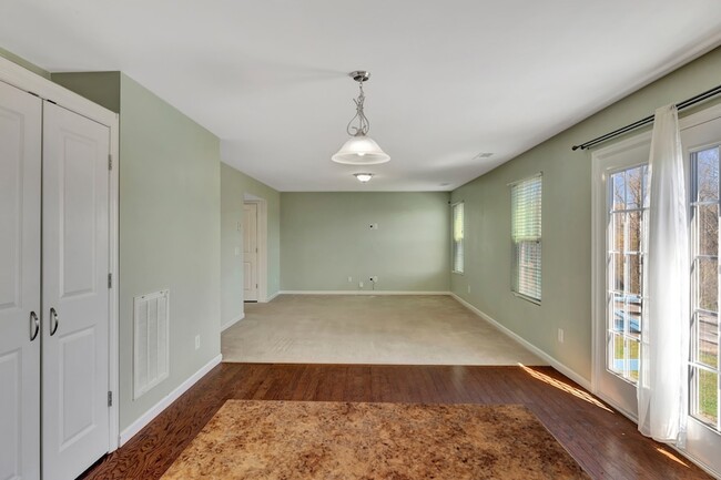 Building Photo - 2576 Jordan Ridge Dr