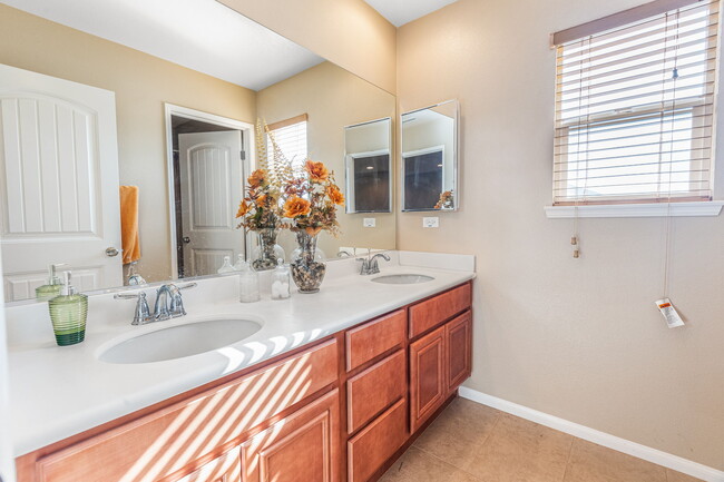 Building Photo - 29564 Wind Runner Ct