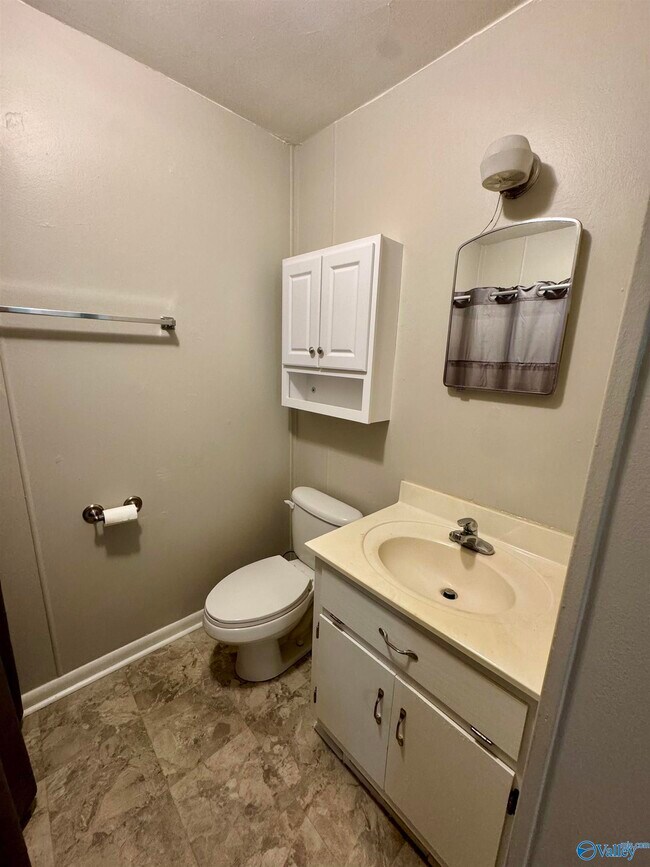 Building Photo - 518 Lawson St