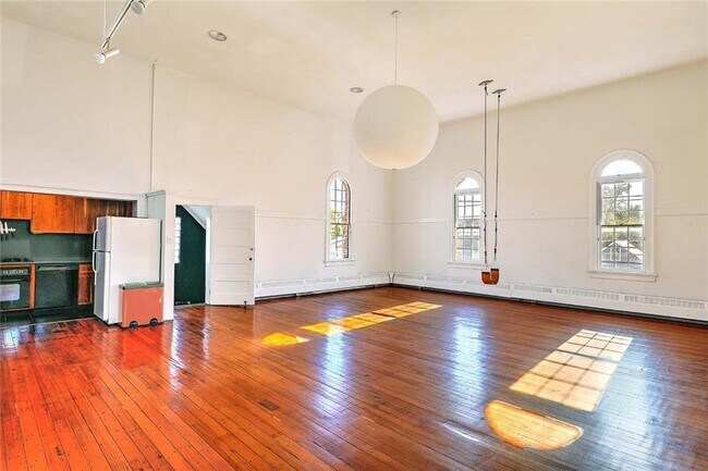 Building Photo - 4 Pallas St