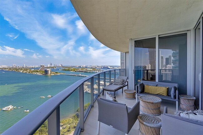 Building Photo - 488 NE 18th St