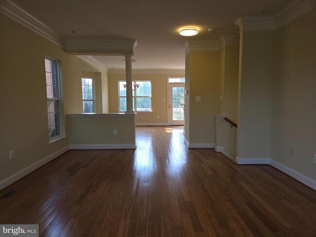 Building Photo - 23624 Overlook Park Dr
