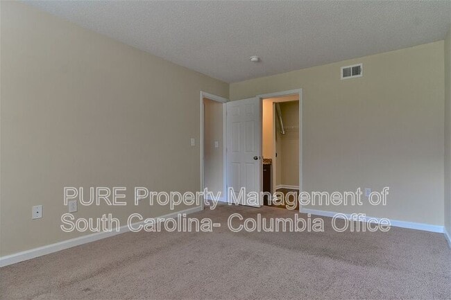 Building Photo - 515 Menlo Dr