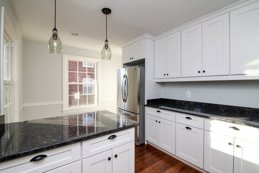 Kitchen - 2713 South Veitch Street