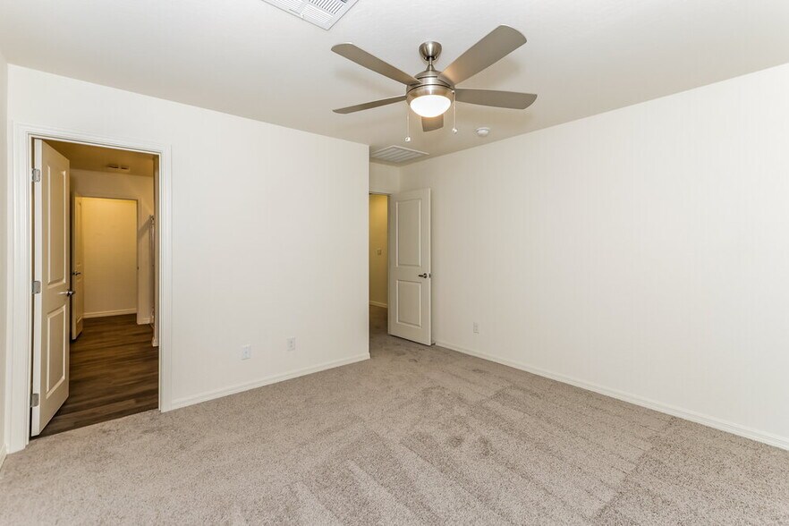 Building Photo - 1652 Desert Path Ave