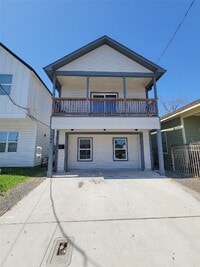Building Photo - 1903 Mary St