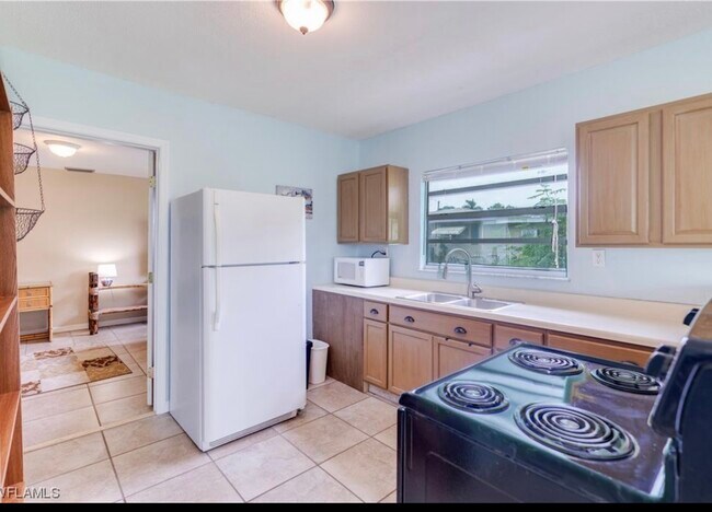 Building Photo - 144 Vermont Ave