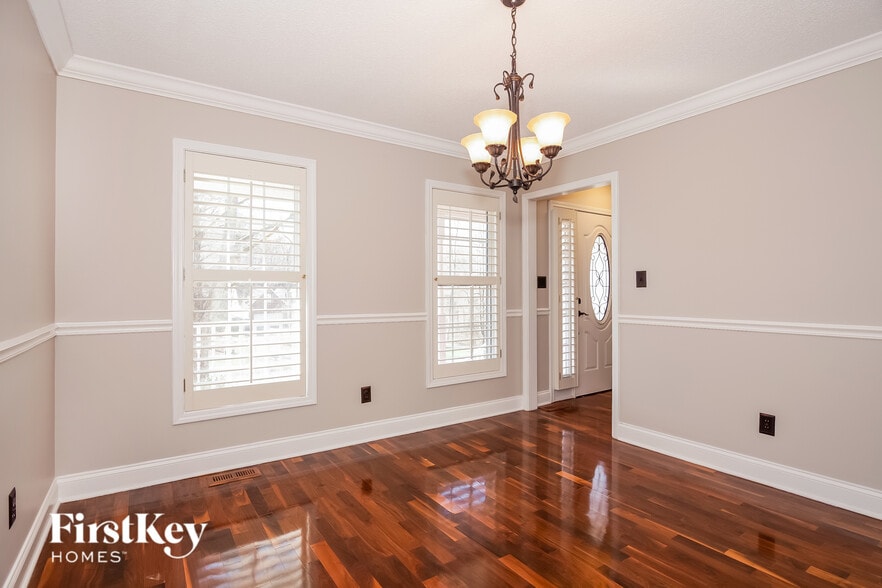 Building Photo - 120 Hunters Pointe Dr