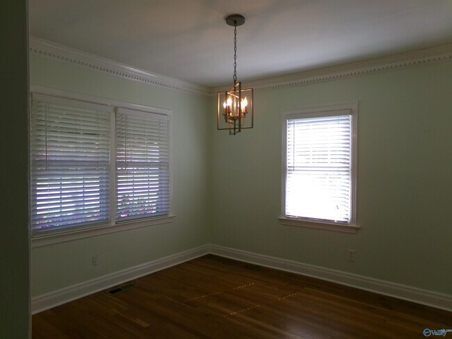 Building Photo - 409 Marsheutz Ave SW