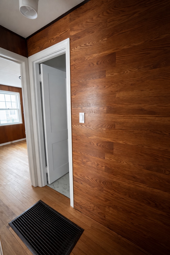 Building Photo - Updated 3BR Home with Garage and Fenced Yard