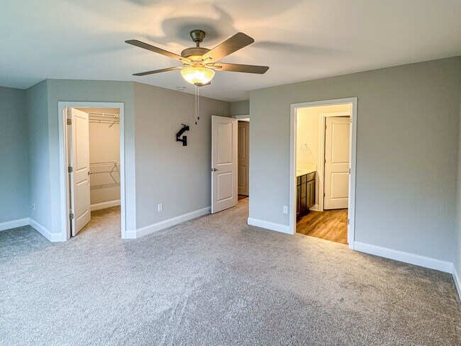 Building Photo - 4861 Ancient Glacier Ln