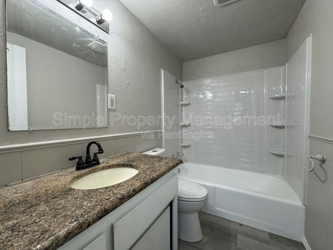 Building Photo - 2403 Muzzy St