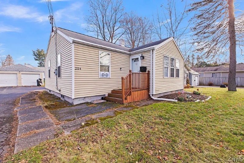 Building Photo - 204 Breman Ave