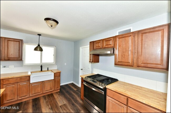 Building Photo - 4217 Canterbury Dr