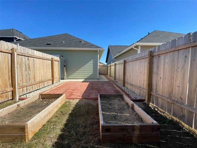 Building Photo - 340 Kenai Dr