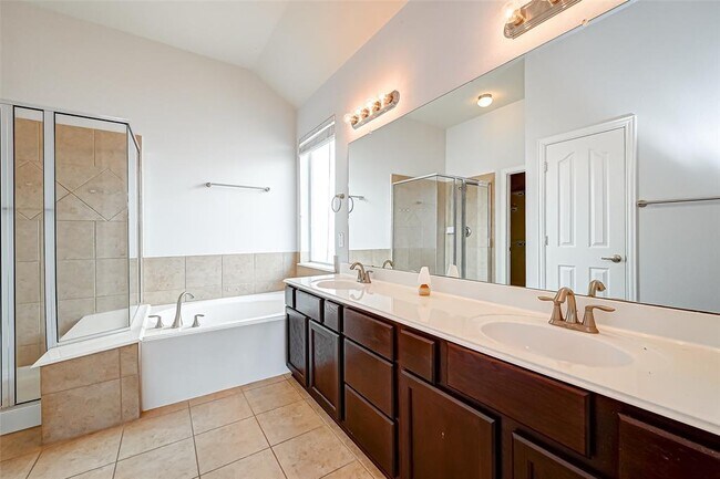 Building Photo - 24602 Forest Canopy Dr