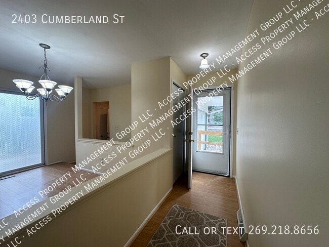 Building Photo - Large Westwood Kalamazoo home for rent!  4...