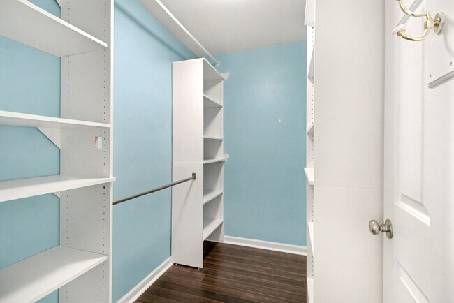 Building Photo - Beautiful updated Country Home