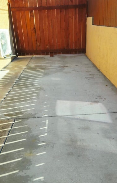 side yard - 2619 Bancroft Dr