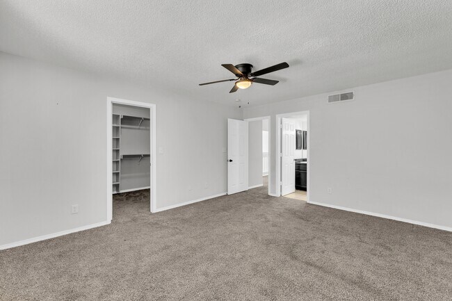 Building Photo - 10400 Valle Koki Dr
