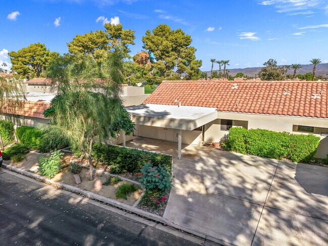 Building Photo - 77116 Pauma Valley Way