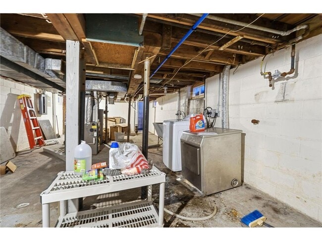 Building Photo - 3451 N Oliver Ave