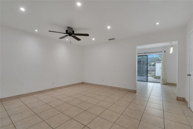 Building Photo - 9426 Lake Lotta Cir