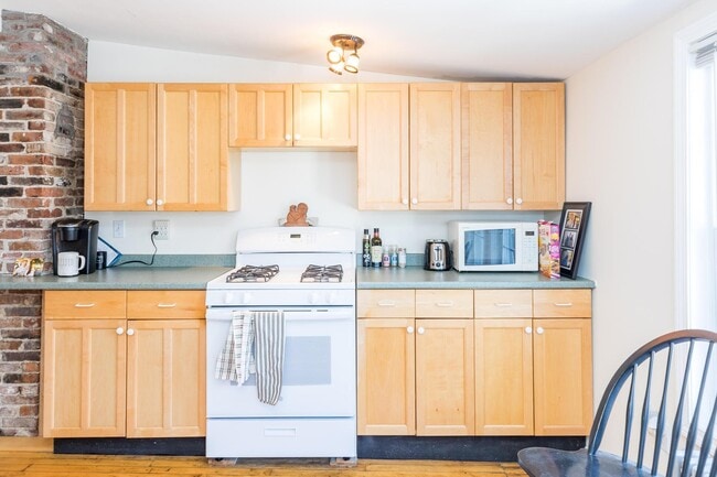 Building Photo - 151 High St