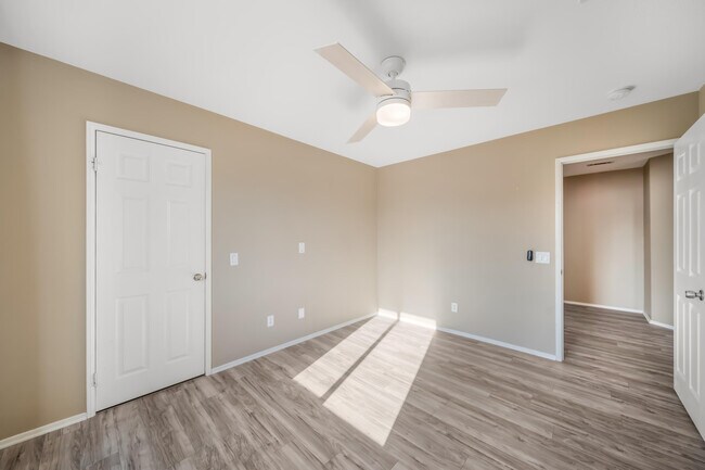 Building Photo - 79910 Camden Dr