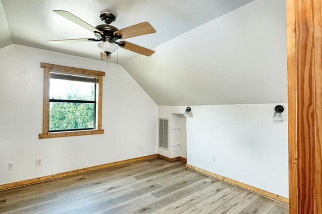 Building Photo - 1111 Berry Ln