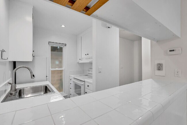 Building Photo - "Charming 2-Bed Condo Oasis in Walnut Cree...