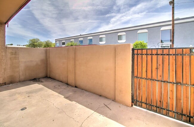 Building Photo - 5323 N 19th Ave