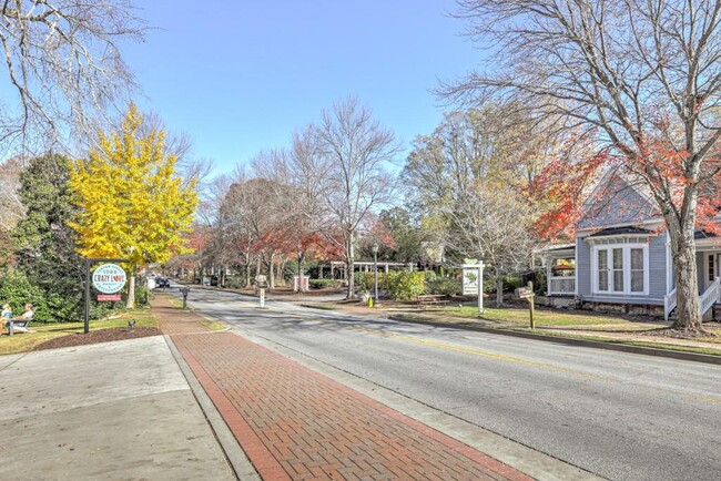 Building Photo - 408 Warm Springs Cir