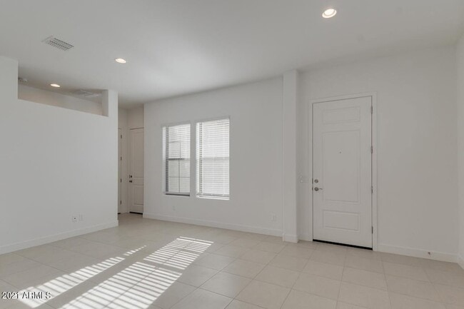 Building Photo - 458 W Golden Aspen Dr