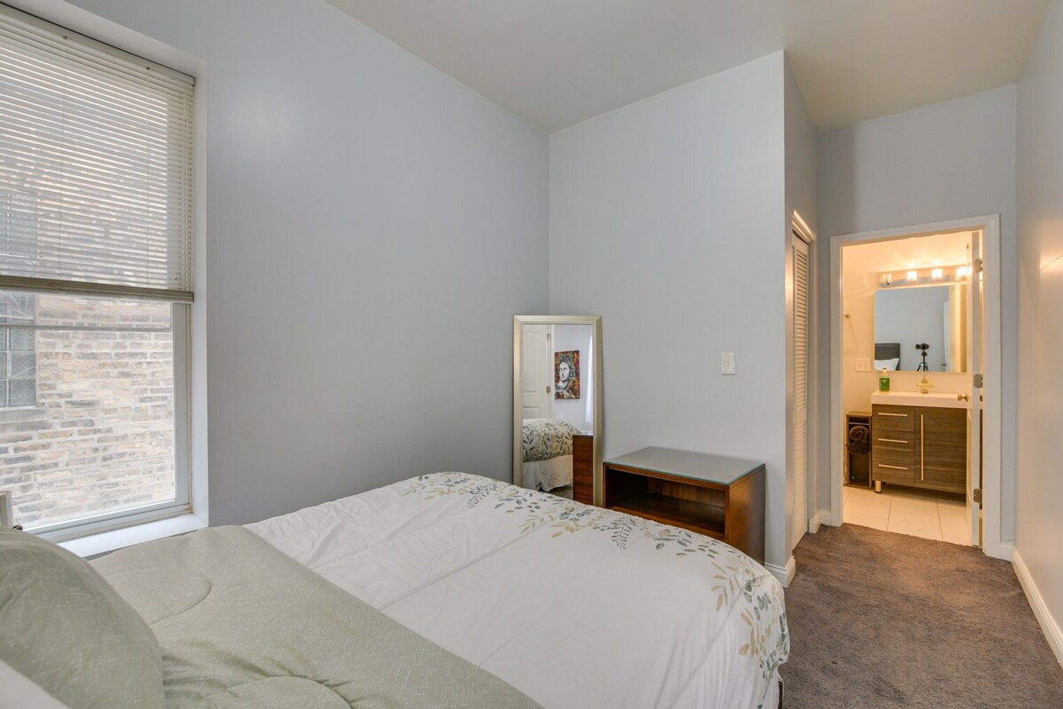 Building Photo - 4904 W Fulton St