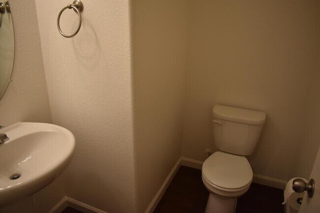 Building Photo - 1441 Bianchi Ln