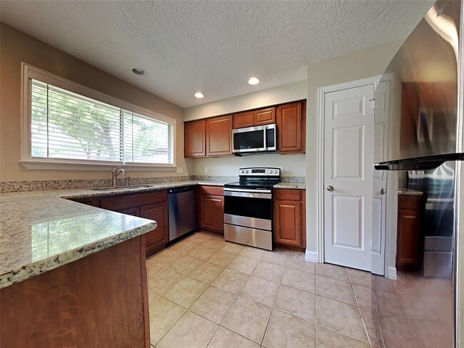 Building Photo - 123 Greenshire Dr