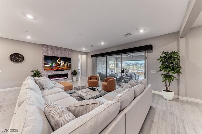 Building Photo - 375 Portus Delphini Ct