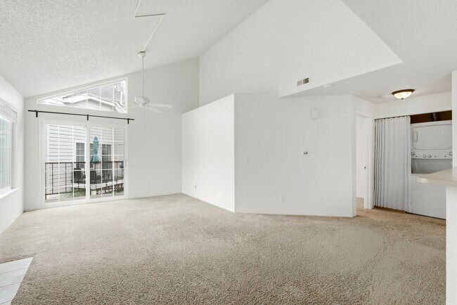 Building Photo - 13864 E Lehigh Ave