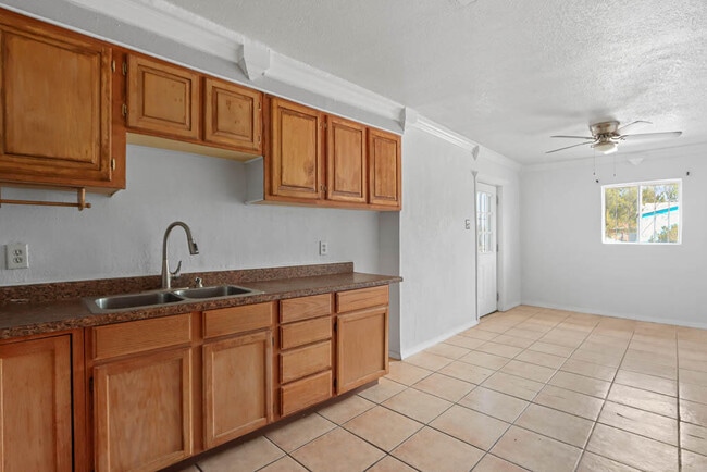 Building Photo - 1260 Las Pompas Rd