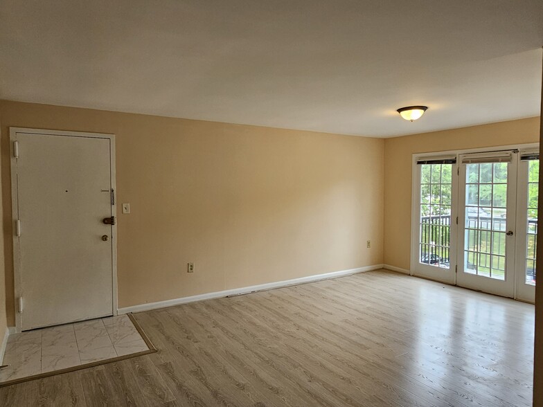 Building Photo - 9447 Fairfax Blvd