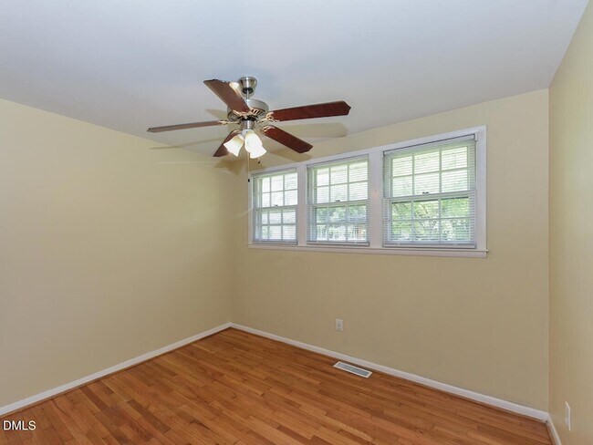 Building Photo - 852 Hadley Rd