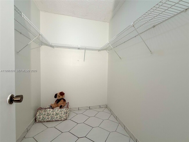 Building Photo - 5900 SW 127th Ave