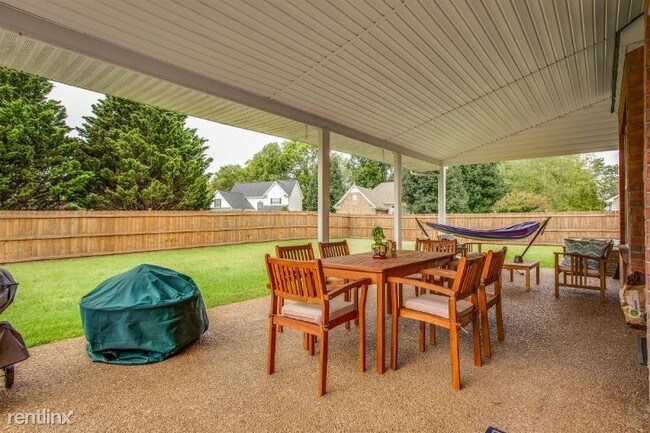 Building Photo - 4 br, 2.5 bath House - 1701 Portway CT.